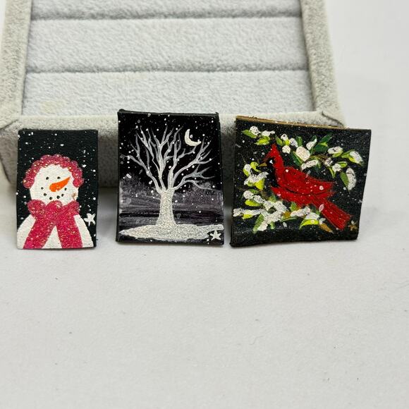 Handcrafted Pins Set of 3 Winter Holiday Painted Leather Brooches Showman, Tree - Picture 2 of 15